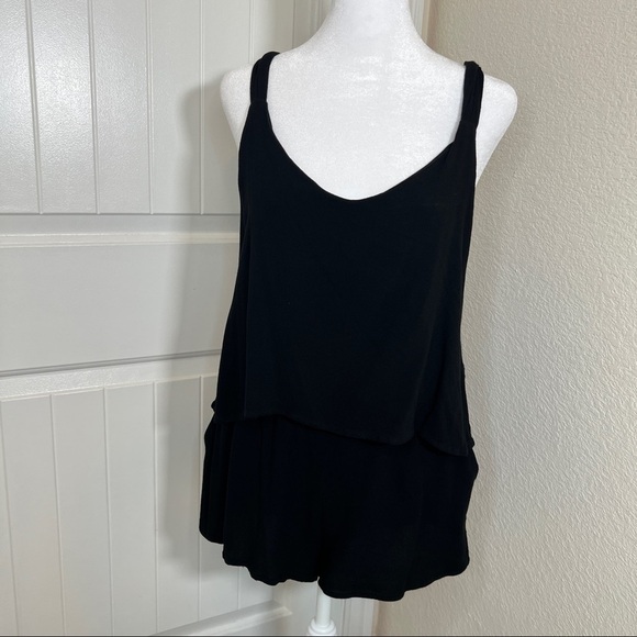 Umgee black overlay laced tie and pockets romper, size S - Picture 2 of 9